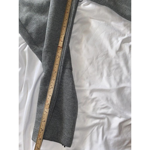 Nike tech fleece crop Capri Gray pants Size Medium 908824 091 - Picture 6 of 10